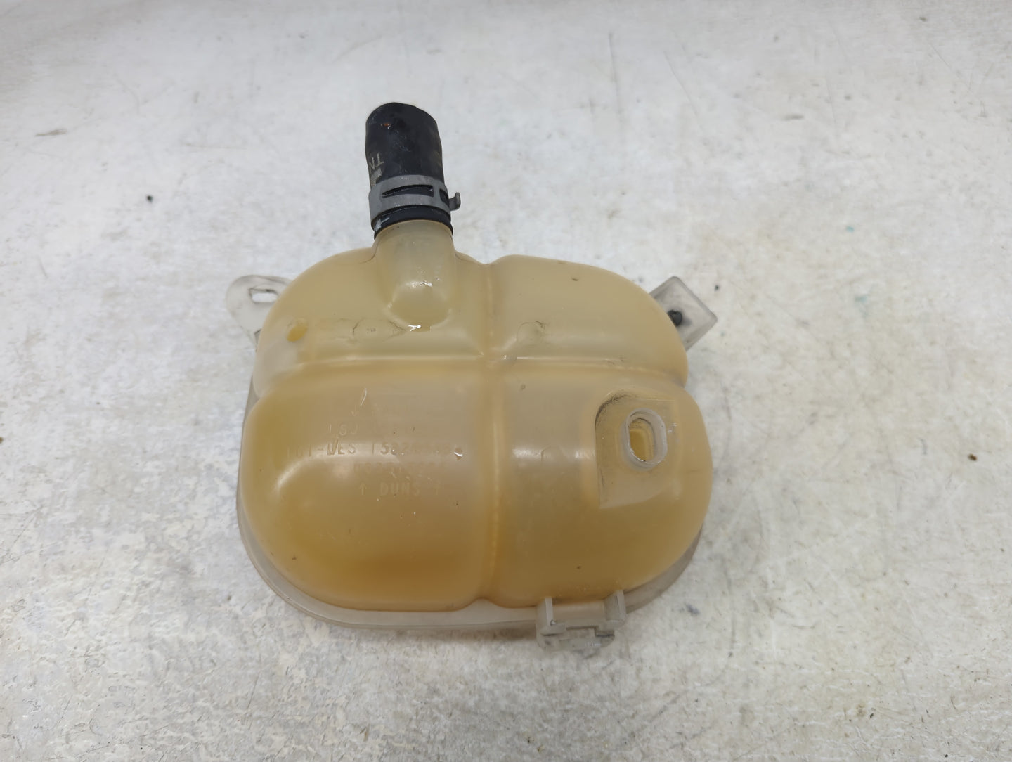 2005 Chevrolet Cobalt Radiator Coolant Overflow Expansion Tank Bottle 1390029 - Oemusedautoparts1.com