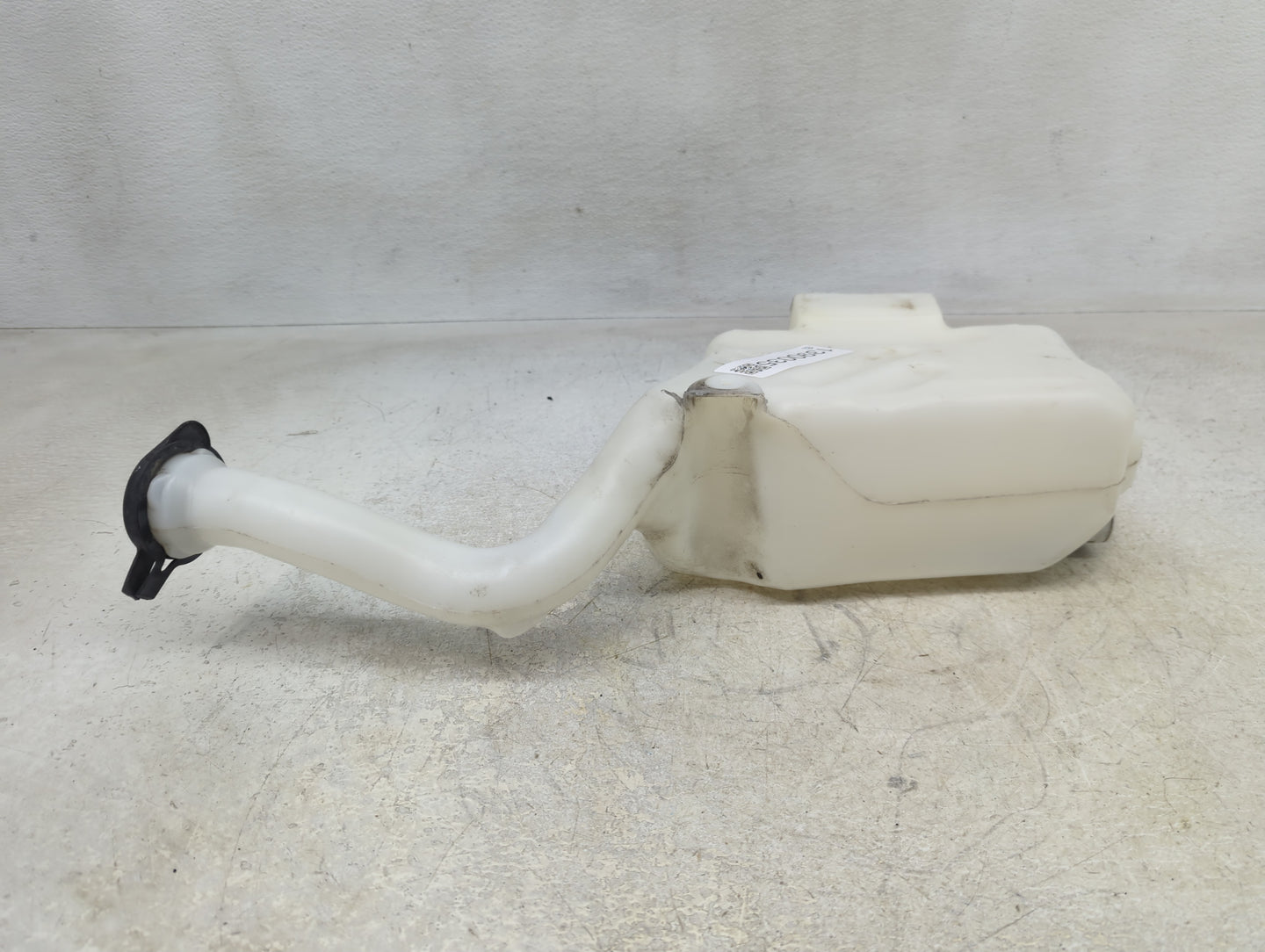 2005-2010 Chevrolet Cobalt Windshield Washer Fluid Reservoir Bottle Oem - Oemusedautoparts1.com