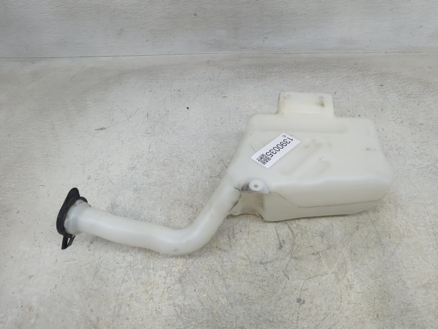 2005-2010 Chevrolet Cobalt Windshield Washer Fluid Reservoir Bottle Oem - Oemusedautoparts1.com
