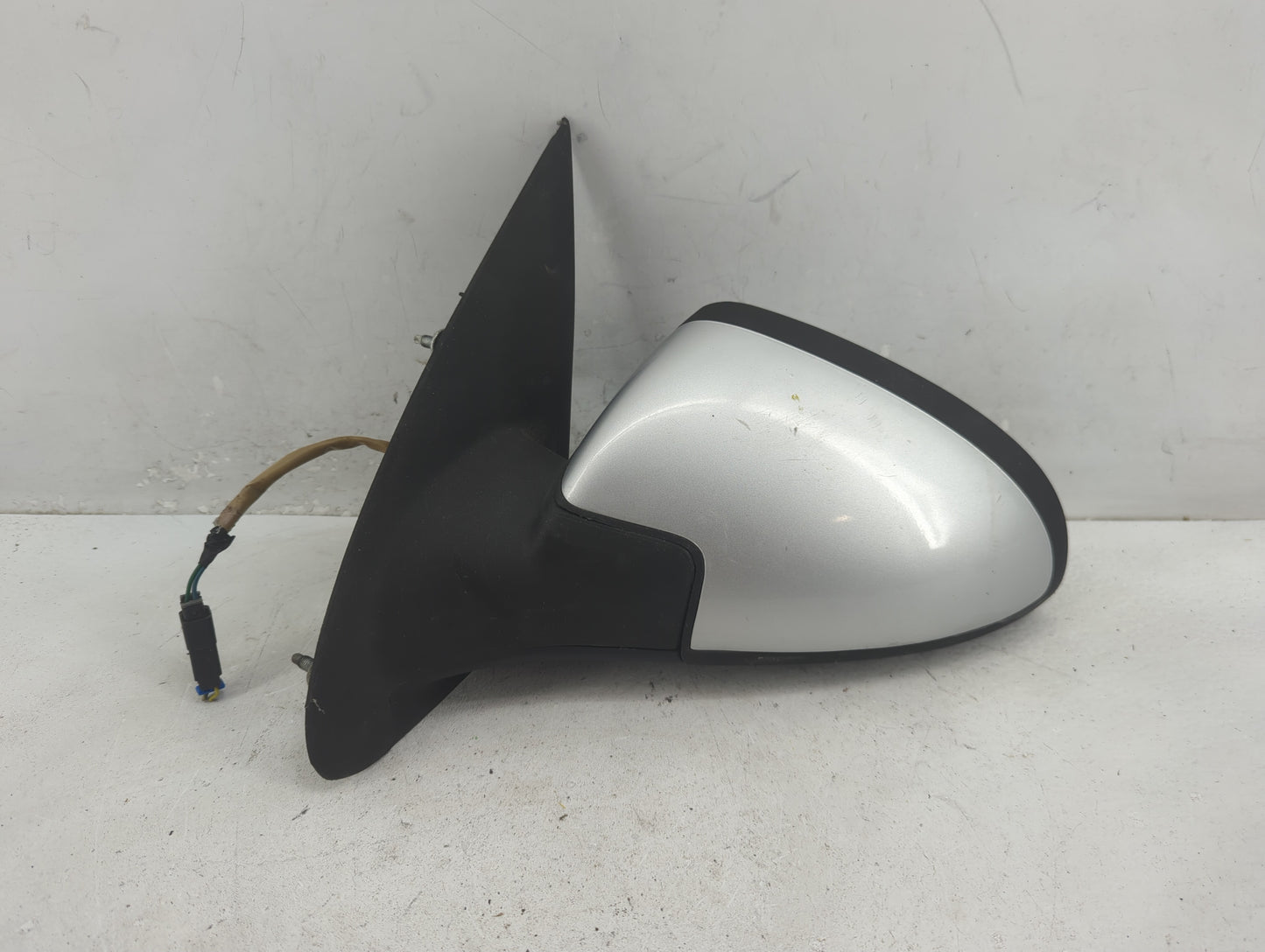 2005-2010 Chevrolet Cobalt Driver Side View Mirror - Left Door Mirror OEM Used - Oemusedautoparts1.com