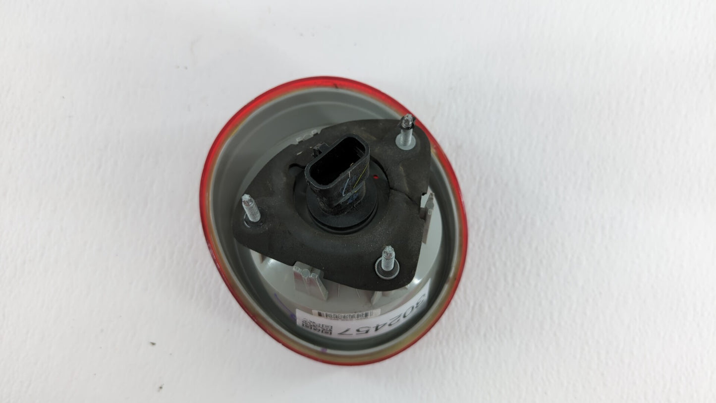 2005-2010 Chevrolet Cobalt Tail Light Assembly Passenger Right OEM P/N:15797856 16532532 A Fits Fits 2005 2006 2007 2008 200
