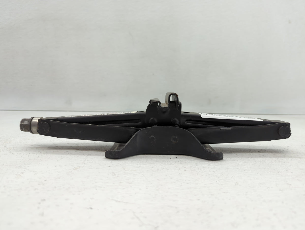 2009 Chevrolet Cobalt Spare Scissor Car Jack 626334 - Oemusedautoparts1.com