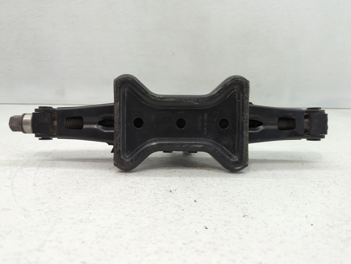 2009 Chevrolet Cobalt Spare Scissor Car Jack 626334 - Oemusedautoparts1.com