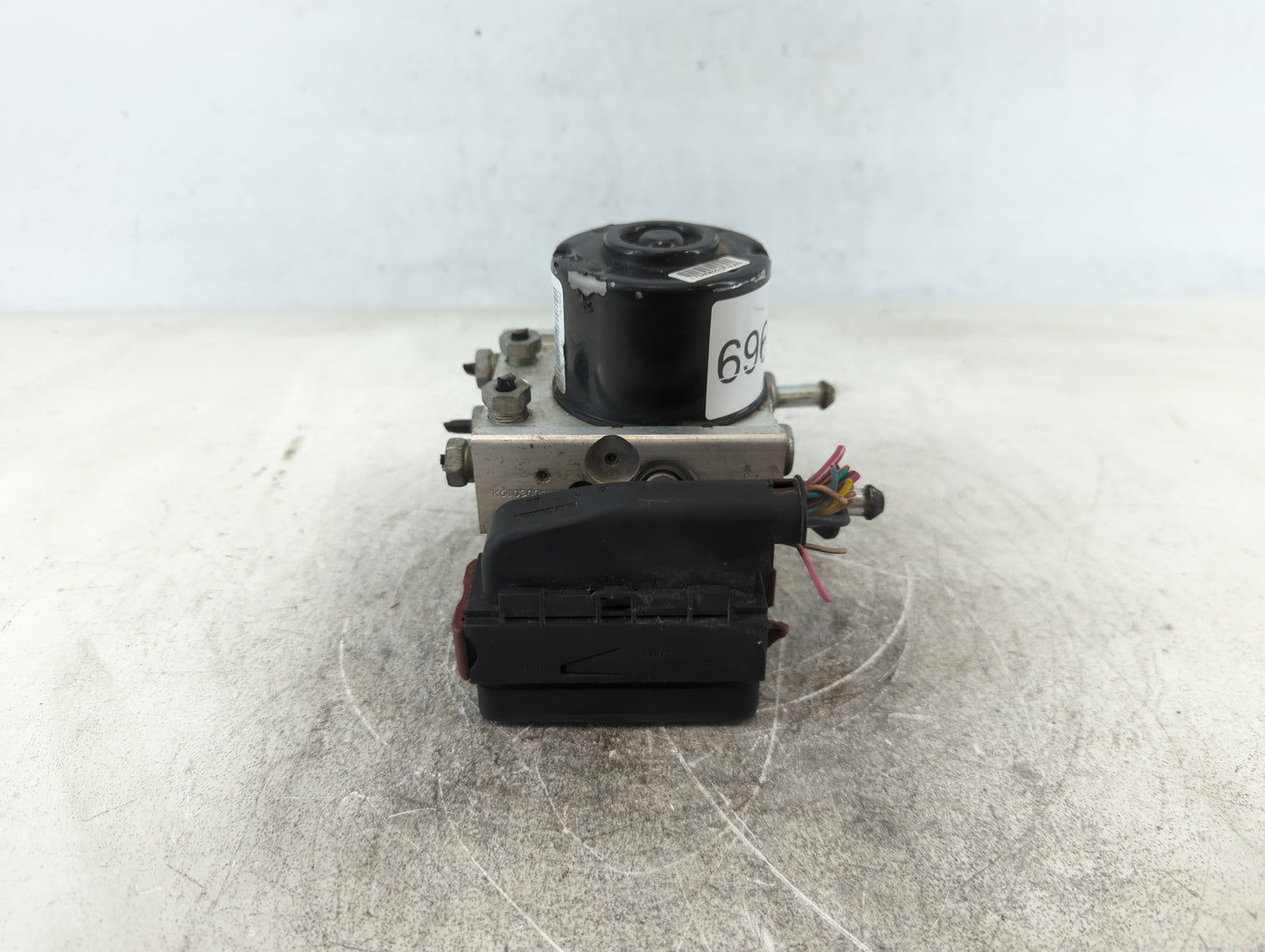 2009-2010 Chevrolet Cobalt ABS Pump Control Module Replacement P/N:25990212 Fits Fits 2009 2010 OEM Used Auto Parts - Oemuse