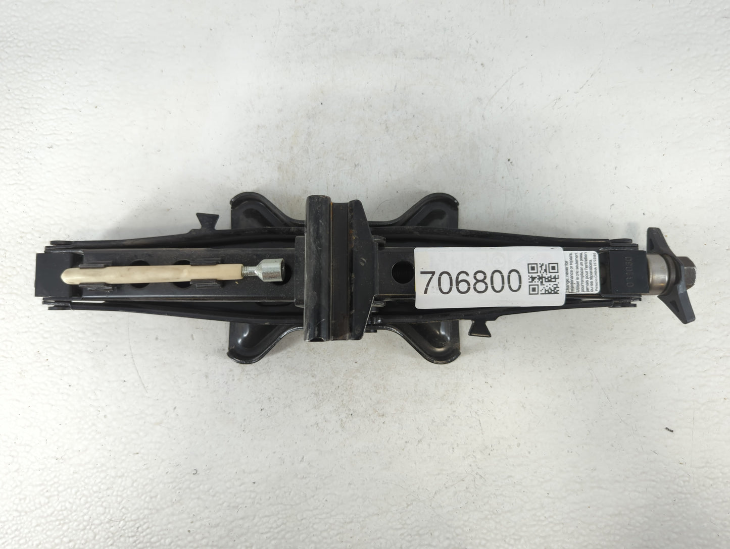 2009 Chevrolet Cobalt Spare Scissor Car Jack 706800 - Oemusedautoparts1.com