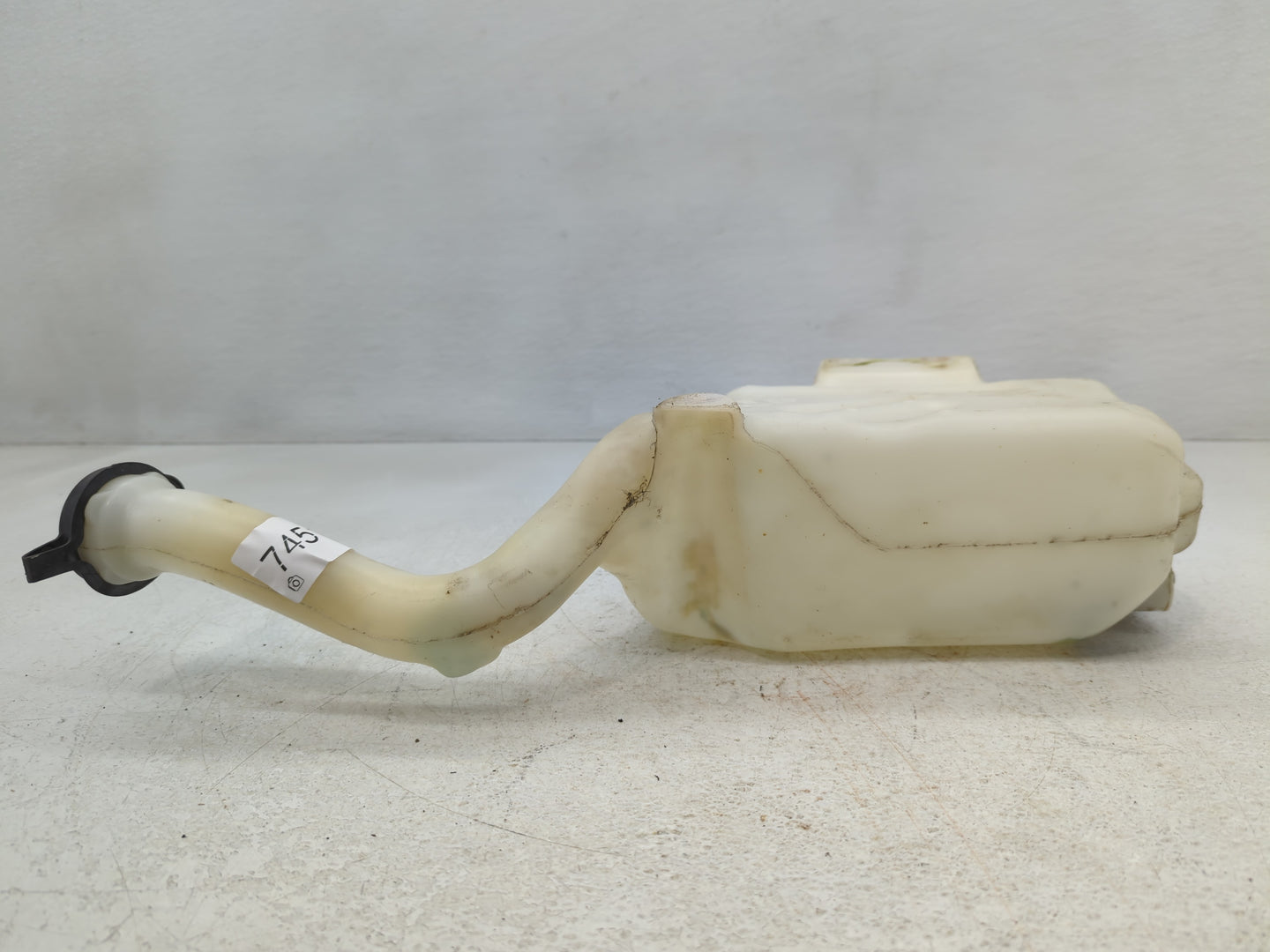 2005 Chevrolet Cobalt Radiator Coolant Overflow Expansion Tank Bottle - Oemusedautoparts1.com