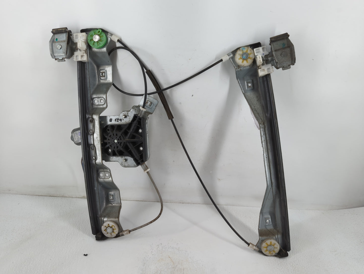 2005-2010 Chevrolet Cobalt Passenger Front Right Power Window Motor - Oemusedautoparts1.com