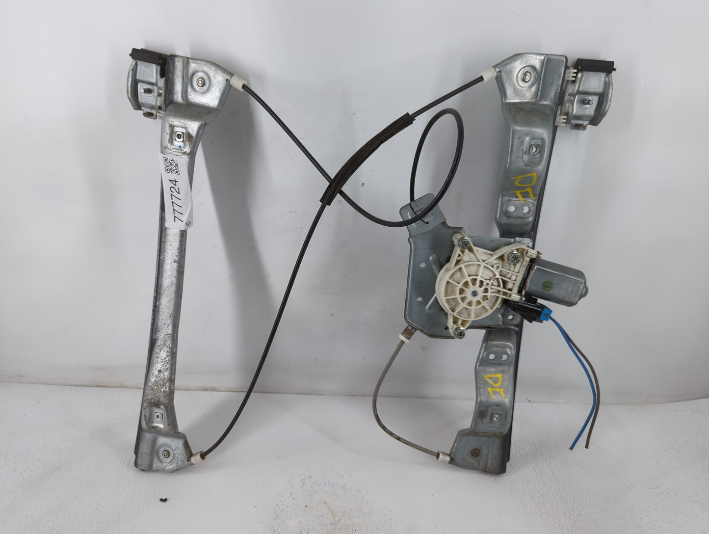 2005-2010 Chevrolet Cobalt Passenger Front Right Power Window Motor - Oemusedautoparts1.com