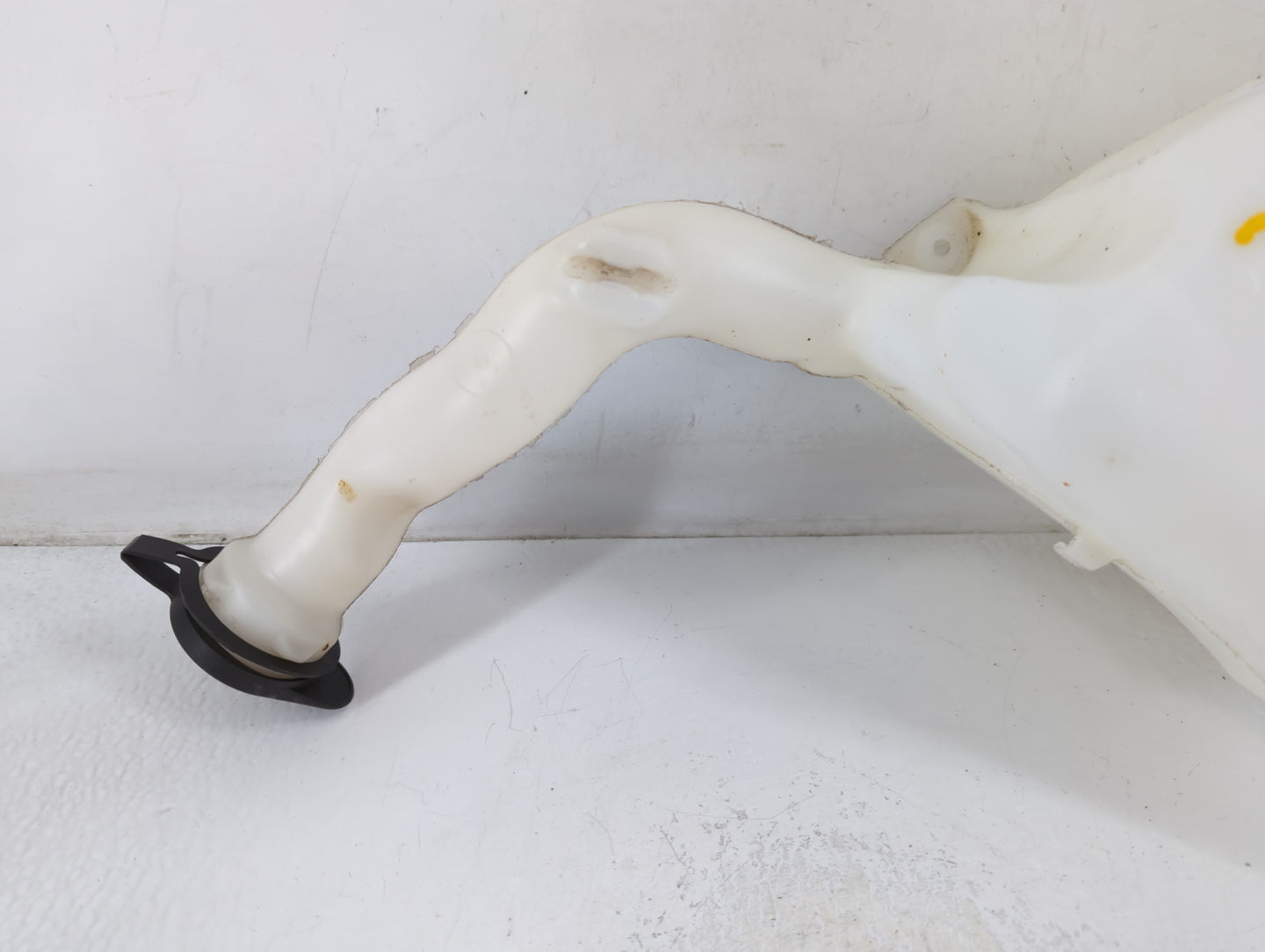 2005-2010 Chevrolet Cobalt Windshield Washer Fluid Reservoir Bottle Oem - Oemusedautoparts1.com