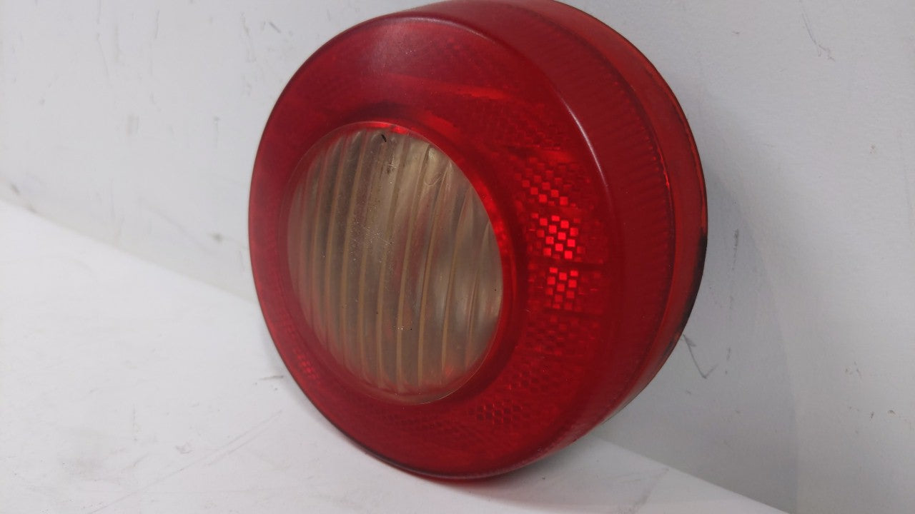 2009 Chevrolet Cobalt Tail Light Assembly Passenger Right OEM P/N:16532542 25998288 Fits Fits 2005 2006 2007 2008 2010 OEM U