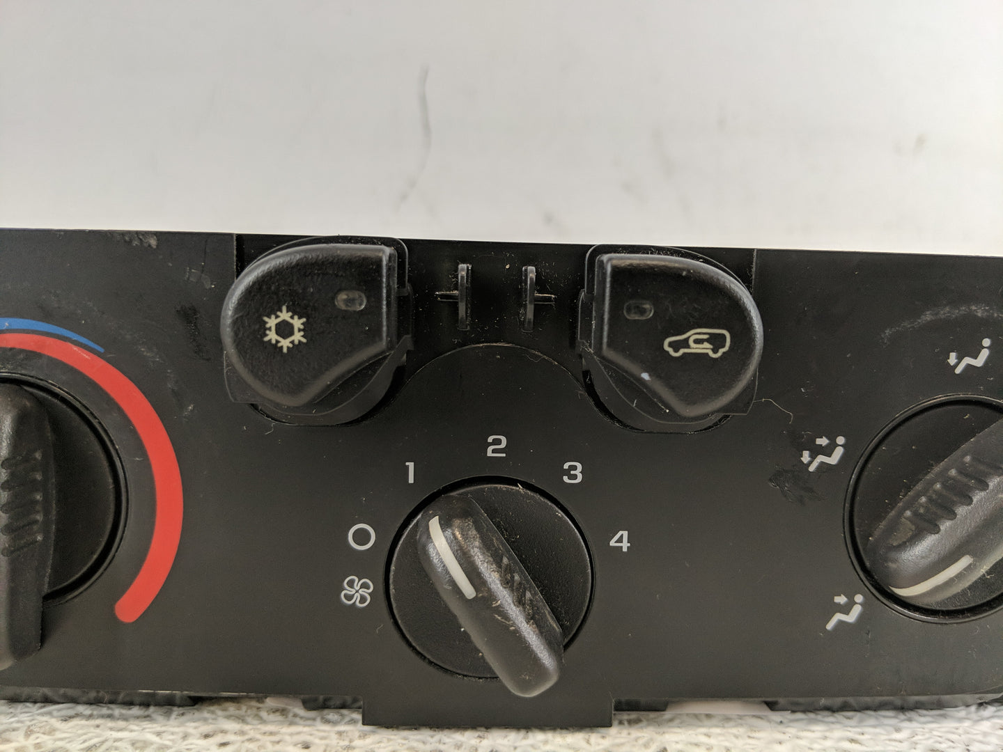 2004-2012 Chevrolet Colorado Climate Control Module Temperature AC/Heater Replacement P/N:25841856 Fits OEM Used Auto Parts 