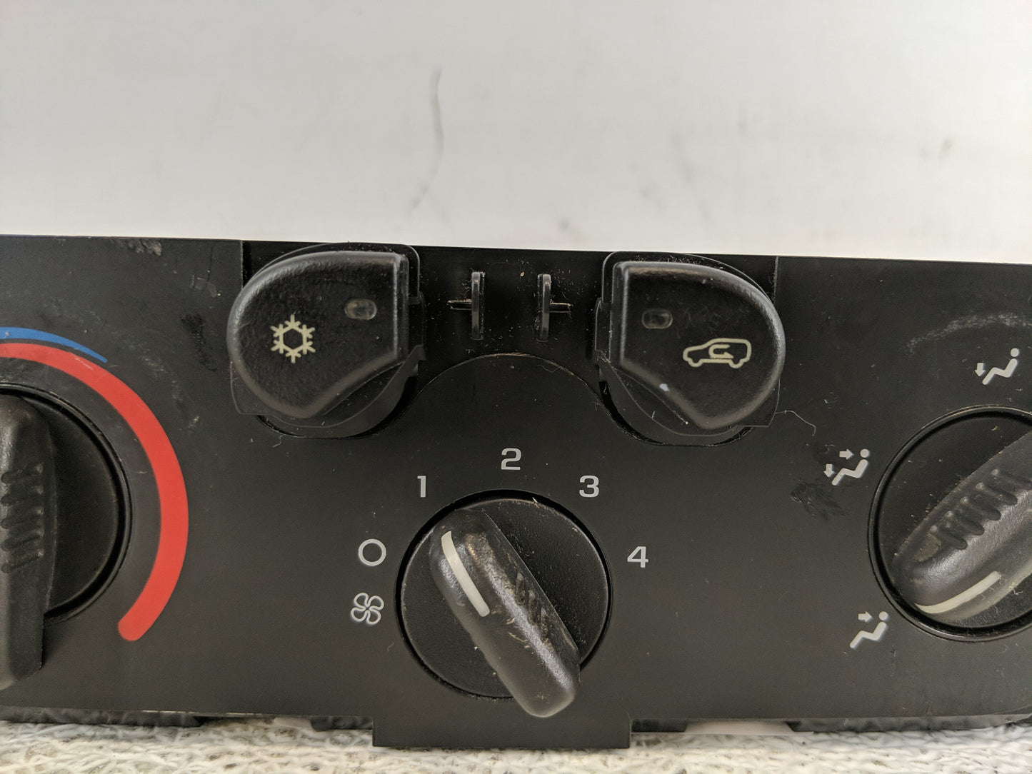 2004-2012 Chevrolet Colorado Climate Control Module Temperature AC/Heater Replacement P/N:25841856 Fits OEM Used Auto Parts 