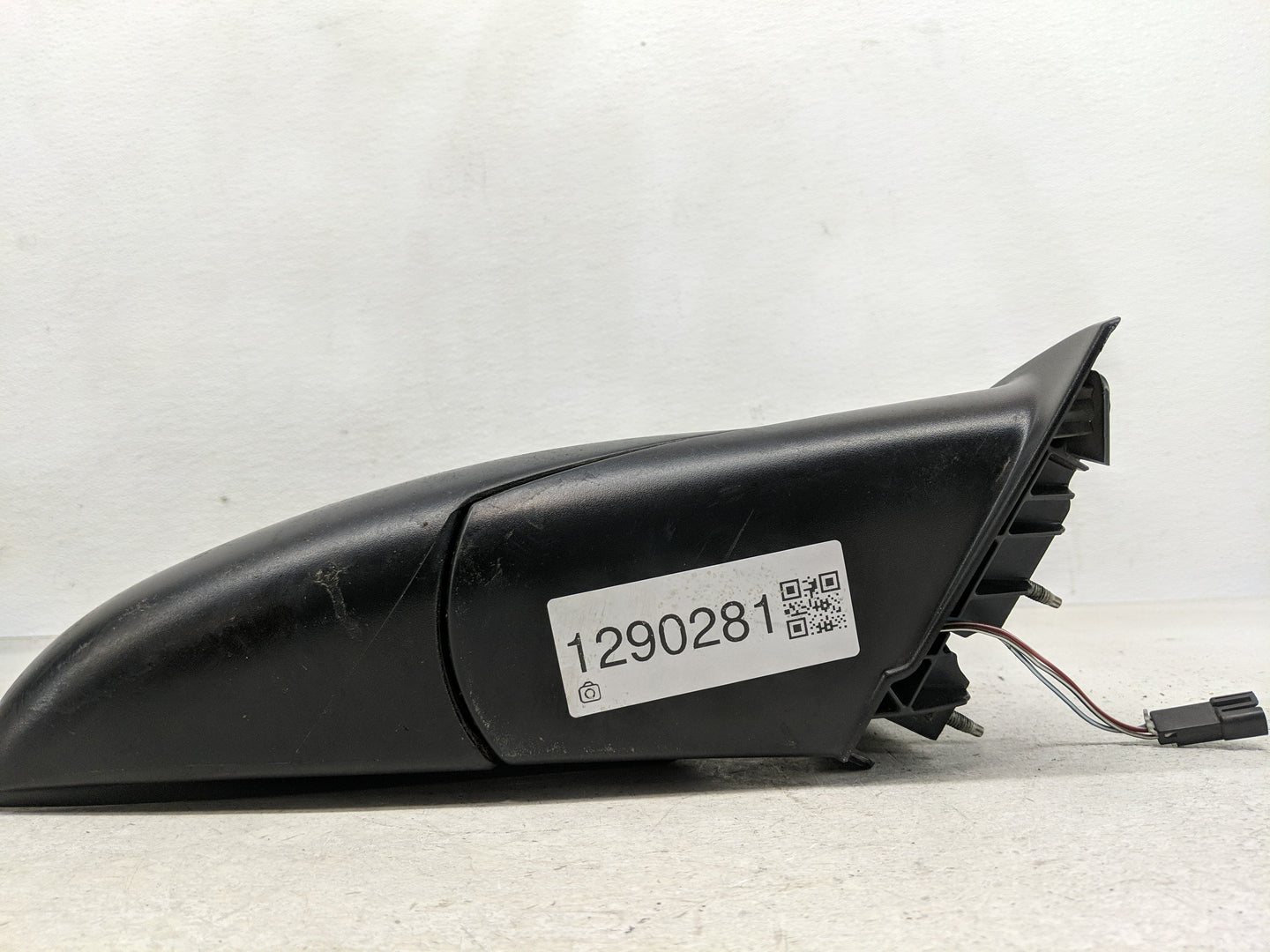 2005-2009 Chevrolet Equinox Passenger Side View Mirror - Right Door Mirror OEM Used - Oemusedautoparts1.com