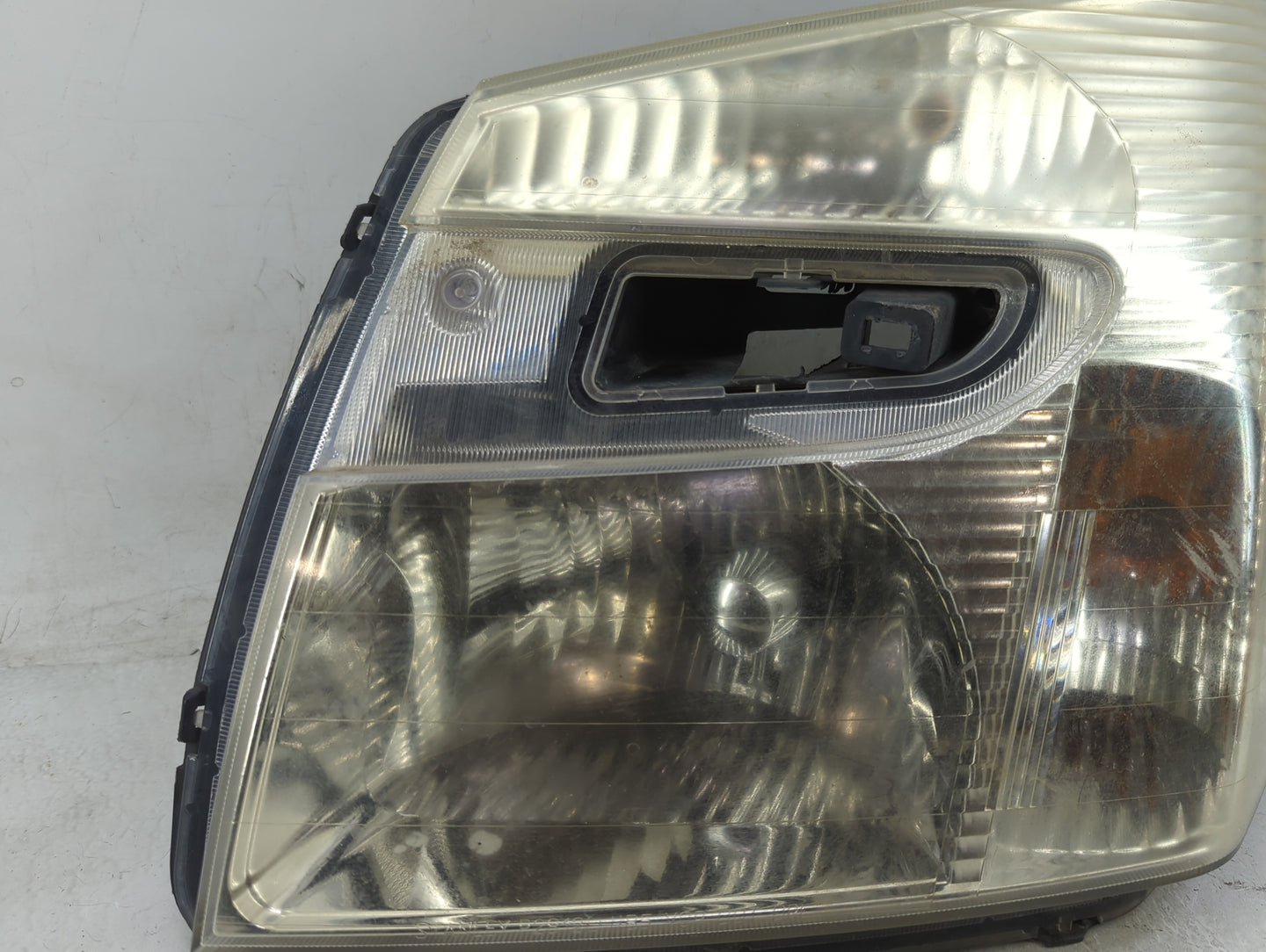 2005-2009 Chevrolet Equinox Driver Left Oem Head Light Headlight Lamp - Oemusedautoparts1.com