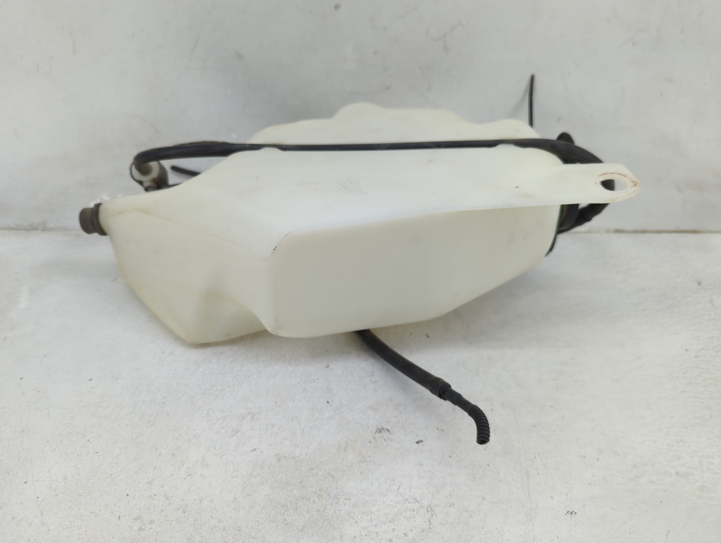 2007-2009 Chevrolet Equinox Windshield Washer Fluid Reservoir Bottle Oem - Oemusedautoparts1.com