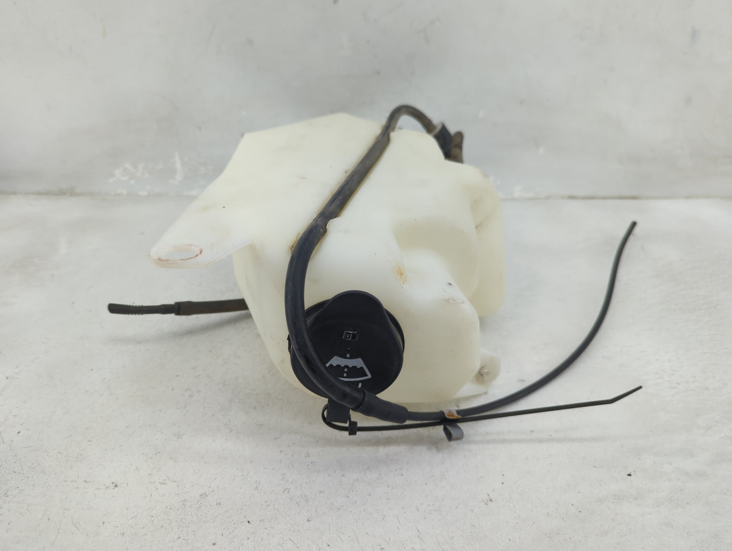 2007-2009 Chevrolet Equinox Windshield Washer Fluid Reservoir Bottle Oem - Oemusedautoparts1.com