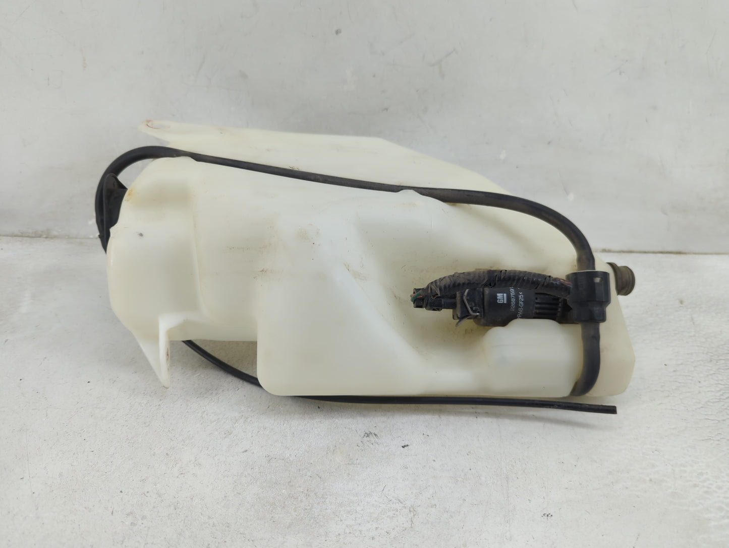 2007-2009 Chevrolet Equinox Windshield Washer Fluid Reservoir Bottle Oem - Oemusedautoparts1.com