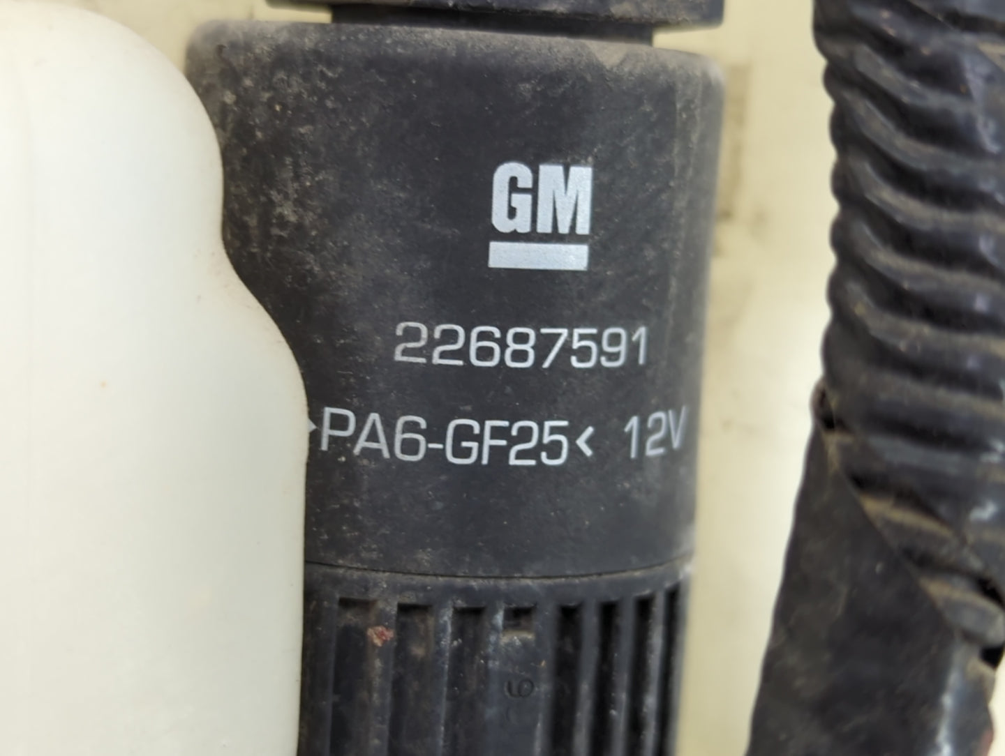 2007-2009 Chevrolet Equinox Windshield Washer Fluid Reservoir Bottle Oem - Oemusedautoparts1.com