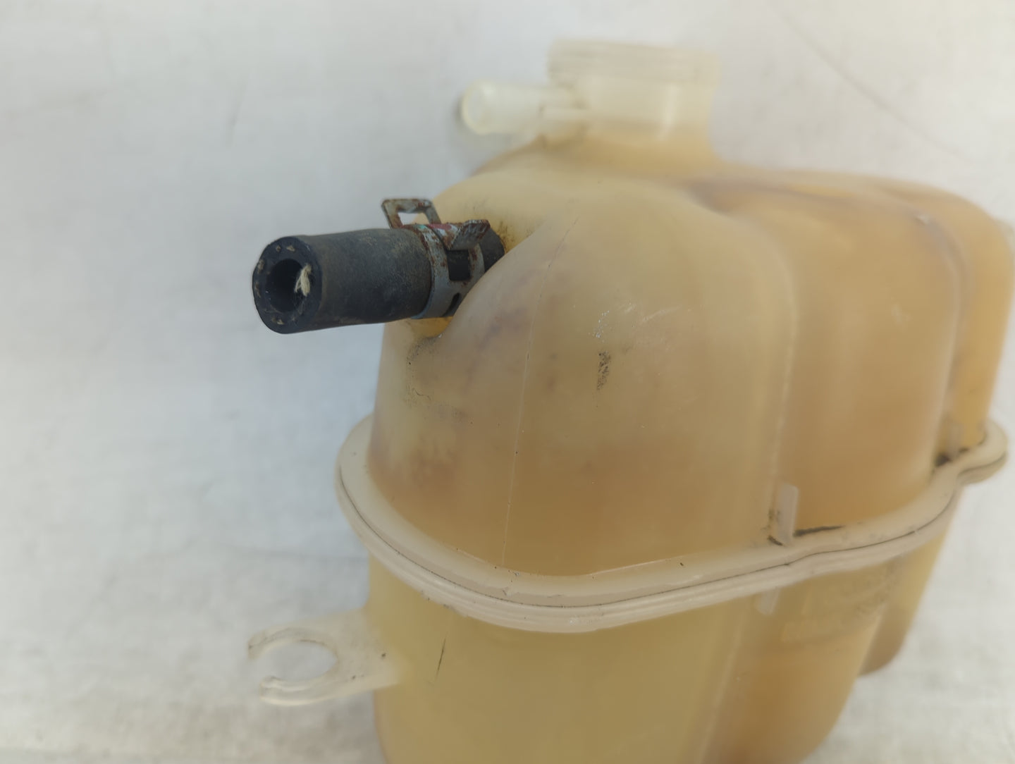 2006 Chevrolet Equinox Radiator Coolant Overflow Expansion Tank Bottle - Oemusedautoparts1.com