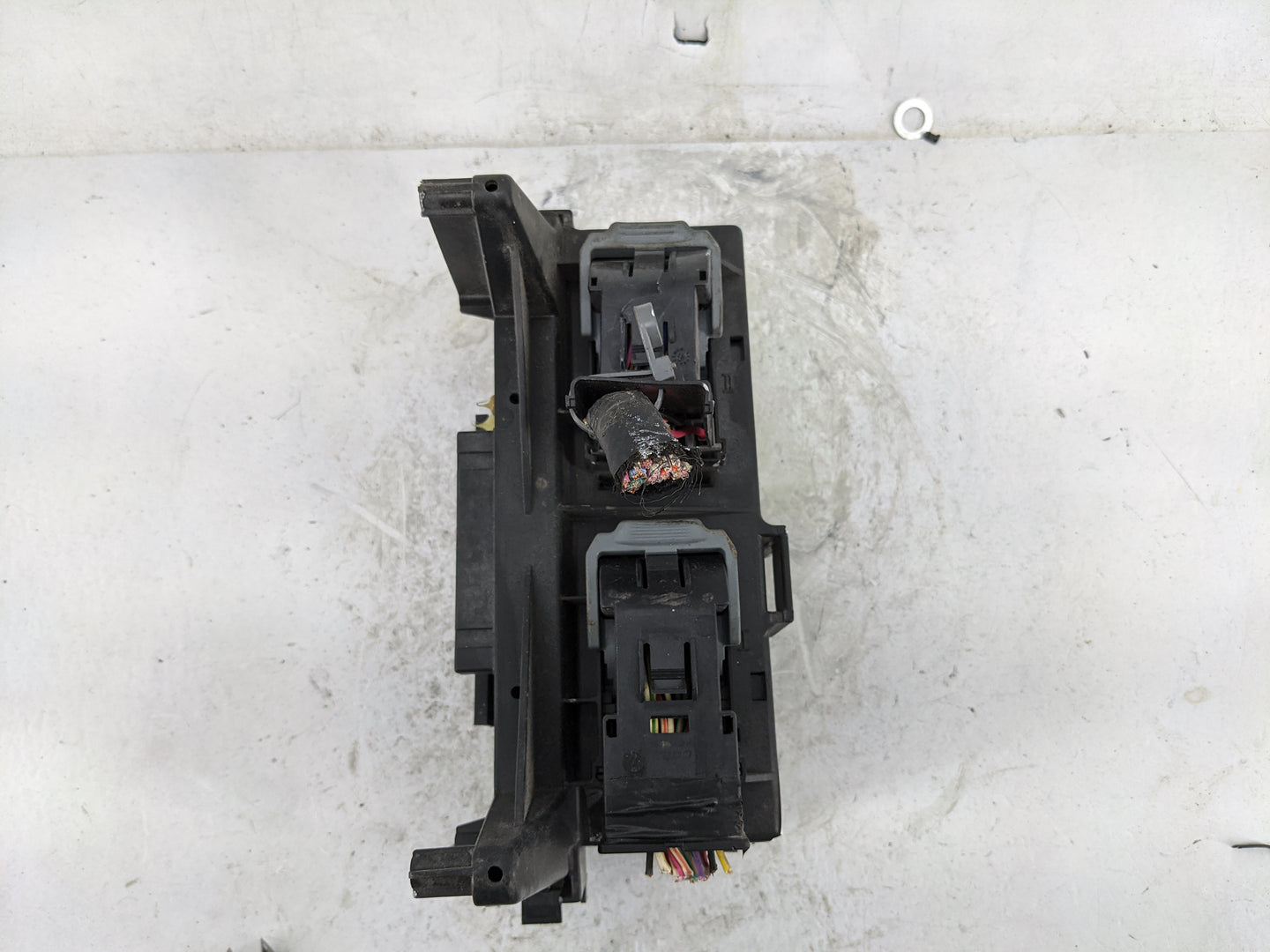 2009 Chevrolet Equinox Fusebox Fuse Box Panel Relay Module P/N:04692168AB 5286TL, 04692168AB Fits OEM Used Auto Parts - Oemu