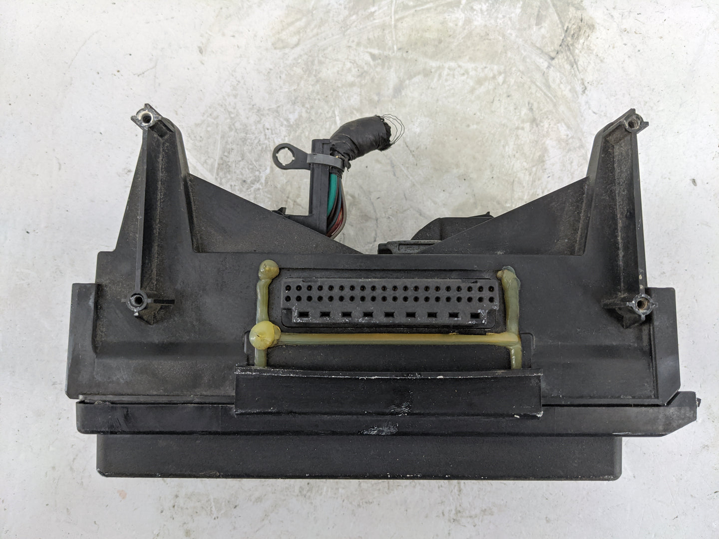 2009 Chevrolet Equinox Fusebox Fuse Box Panel Relay Module P/N:04692168AB 5286TL, 04692168AB Fits OEM Used Auto Parts - Oemu