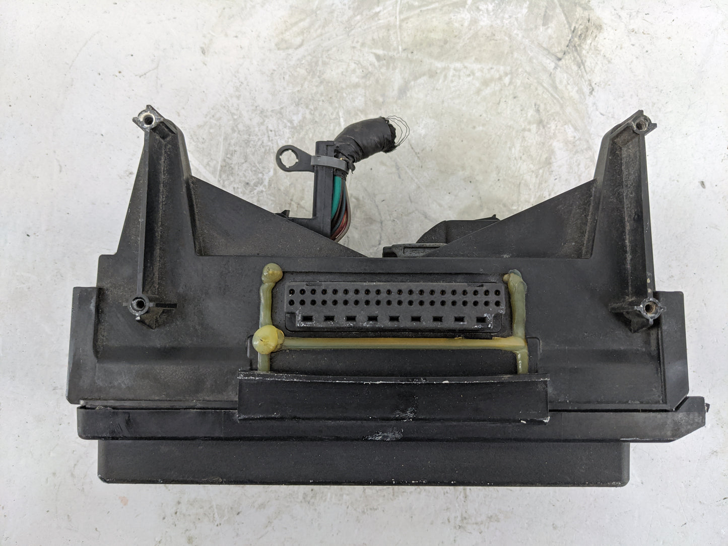 2009 Chevrolet Equinox Fusebox Fuse Box Panel Relay Module P/N:04692168AB 5286TL, 04692168AB Fits OEM Used Auto Parts - Oemu