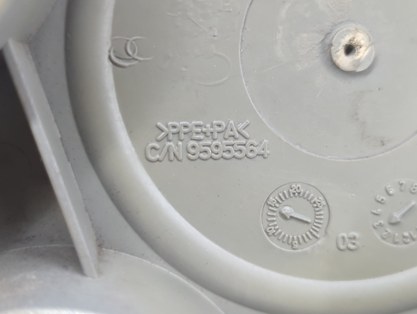 2009 Chevrolet Equinox Rim Wheel Center Cap Silver - Oemusedautoparts1.com