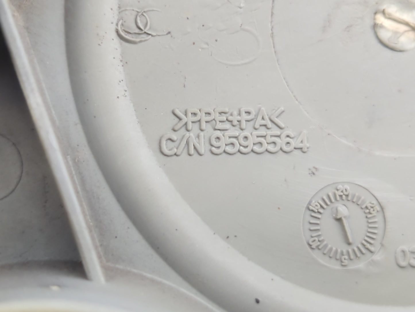 2009 Chevrolet Equinox Rim Wheel Center Cap 448263 - Oemusedautoparts1.com