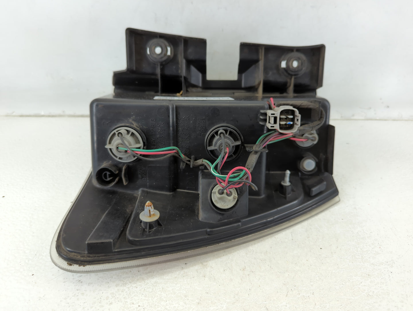 2005-2009 Chevrolet Equinox Tail Light Assembly Passenger Right OEM P/N:eP21/5W a#2057, 5480779 Fits Fits 2005 2006 2007 200