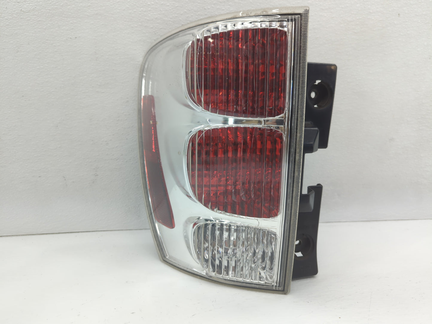 2005-2009 Chevrolet Equinox Tail Light Assembly Passenger Right OEM P/N:5480780 Fits Fits 2005 2006 2007 2008 2009 OEM Used 