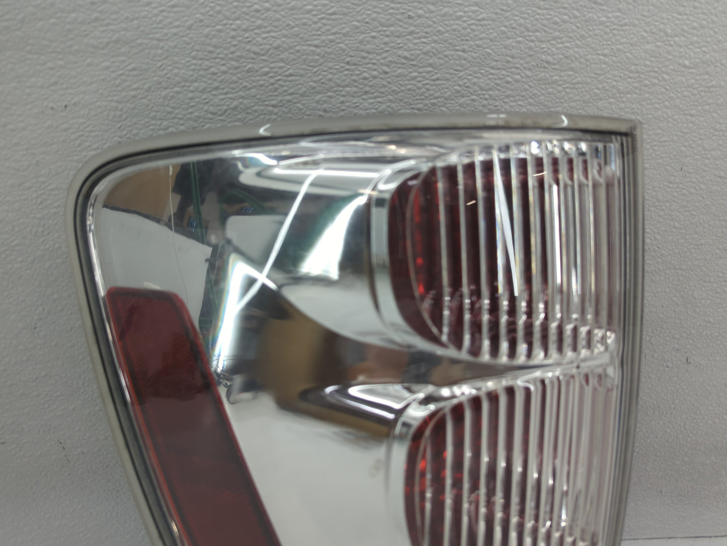 2005-2009 Chevrolet Equinox Tail Light Assembly Passenger Right OEM P/N:5480780 Fits Fits 2005 2006 2007 2008 2009 OEM Used 