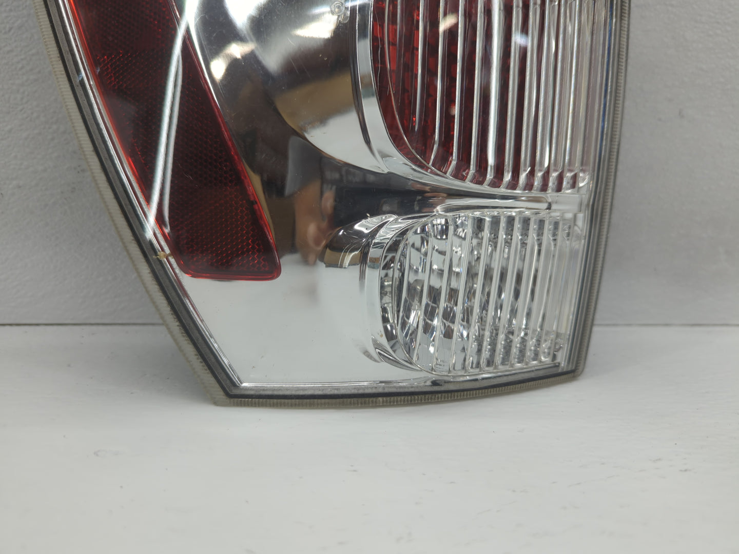 2005-2009 Chevrolet Equinox Tail Light Assembly Passenger Right OEM P/N:5480780 Fits Fits 2005 2006 2007 2008 2009 OEM Used 