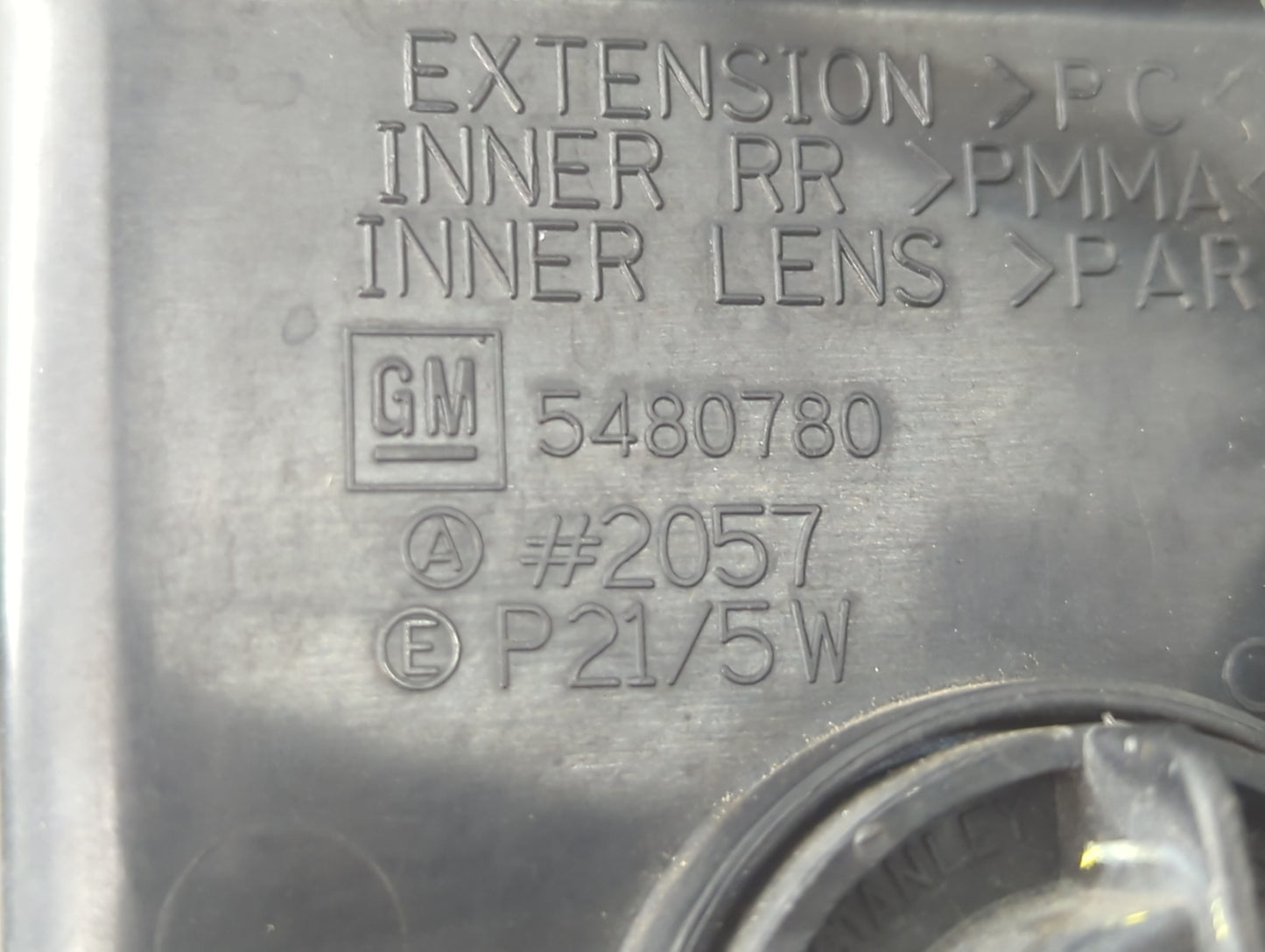 2005-2009 Chevrolet Equinox Tail Light Assembly Passenger Right OEM P/N:5480780 Fits Fits 2005 2006 2007 2008 2009 OEM Used 