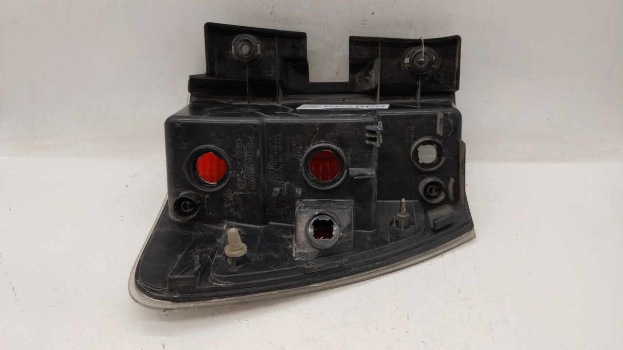 2009 Chevrolet Equinox Tail Light Assembly Passenger Right OEM P/N:548077 30796268, GM384-B000R Fits Fits 2005 2006 2007 200