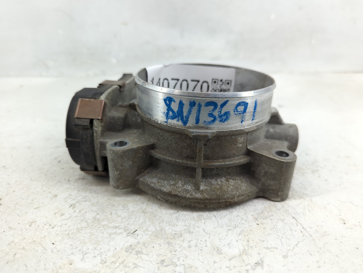 2009-2014 Chevrolet Express 1500 Throttle Body P/N:RME873B1387 Fits Fits 2009 2010 2011 2012 2013 2014 2015 OEM Used Auto Pa