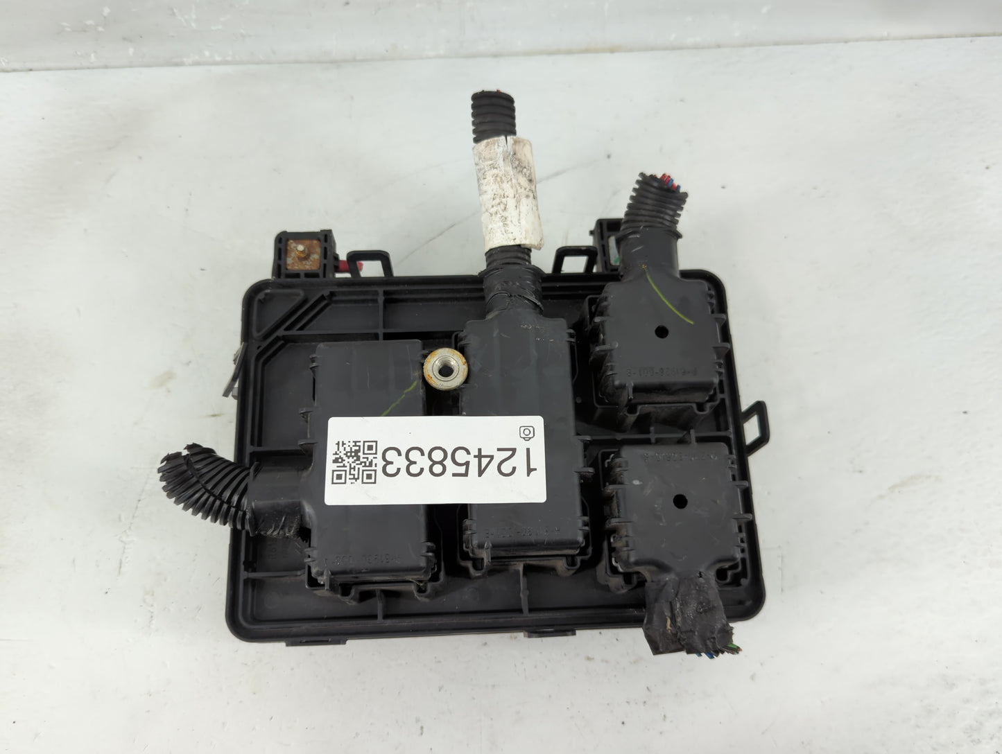 2009-2011 Chevrolet Hhr Fusebox Fuse Box Panel Relay Module P/N:R62682-015 Fits Fits 2009 2010 2011 OEM Used Auto Parts - Oe