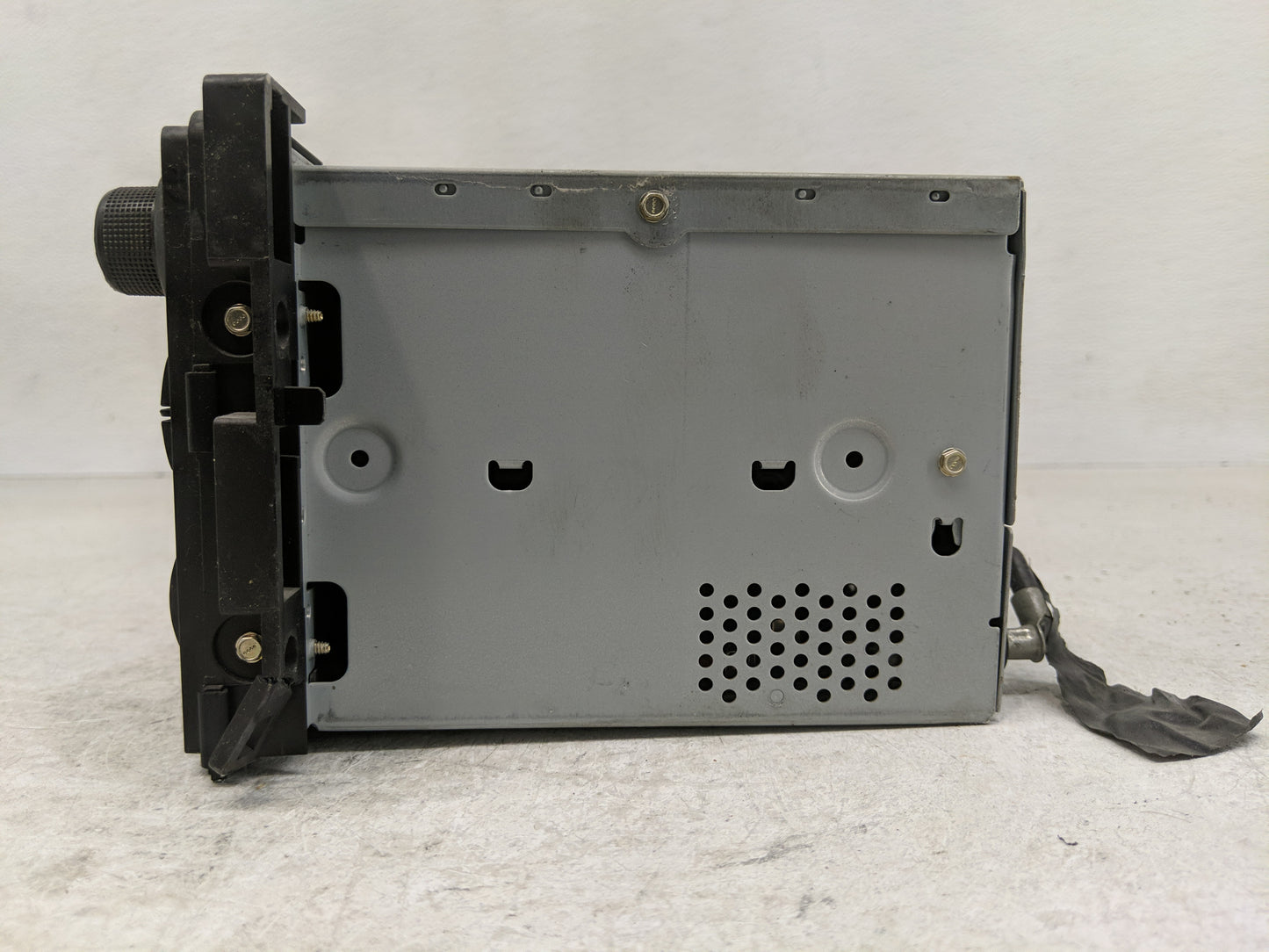2009-2011 Chevrolet Hhr Radio AM FM Cd Player Receiver Replacement P/N:25833530 Fits Fits 2009 2010 2011 OEM Used Auto Parts