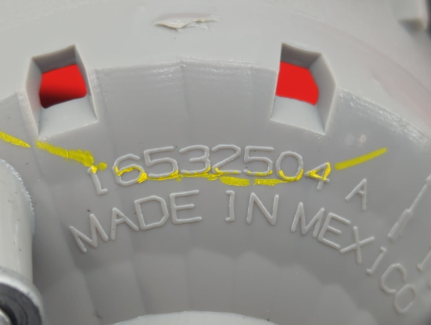 2006-2011 Chevrolet Hhr Tail Light Assembly Passenger Right OEM P/N:16532504 A Fits Fits 2006 2007 2008 2009 2010 2011 OEM U