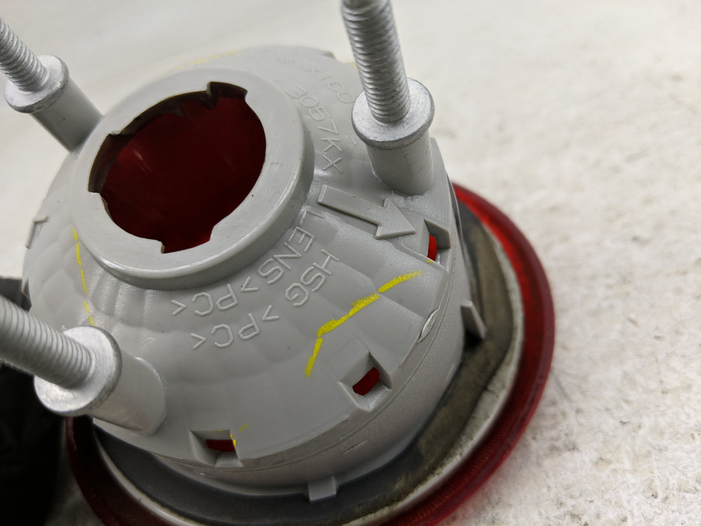 2006-2011 Chevrolet Hhr Tail Light Assembly Driver Left OEM P/N:16532503 A Fits Fits 2006 2007 2008 2009 2010 2011 OEM Used 