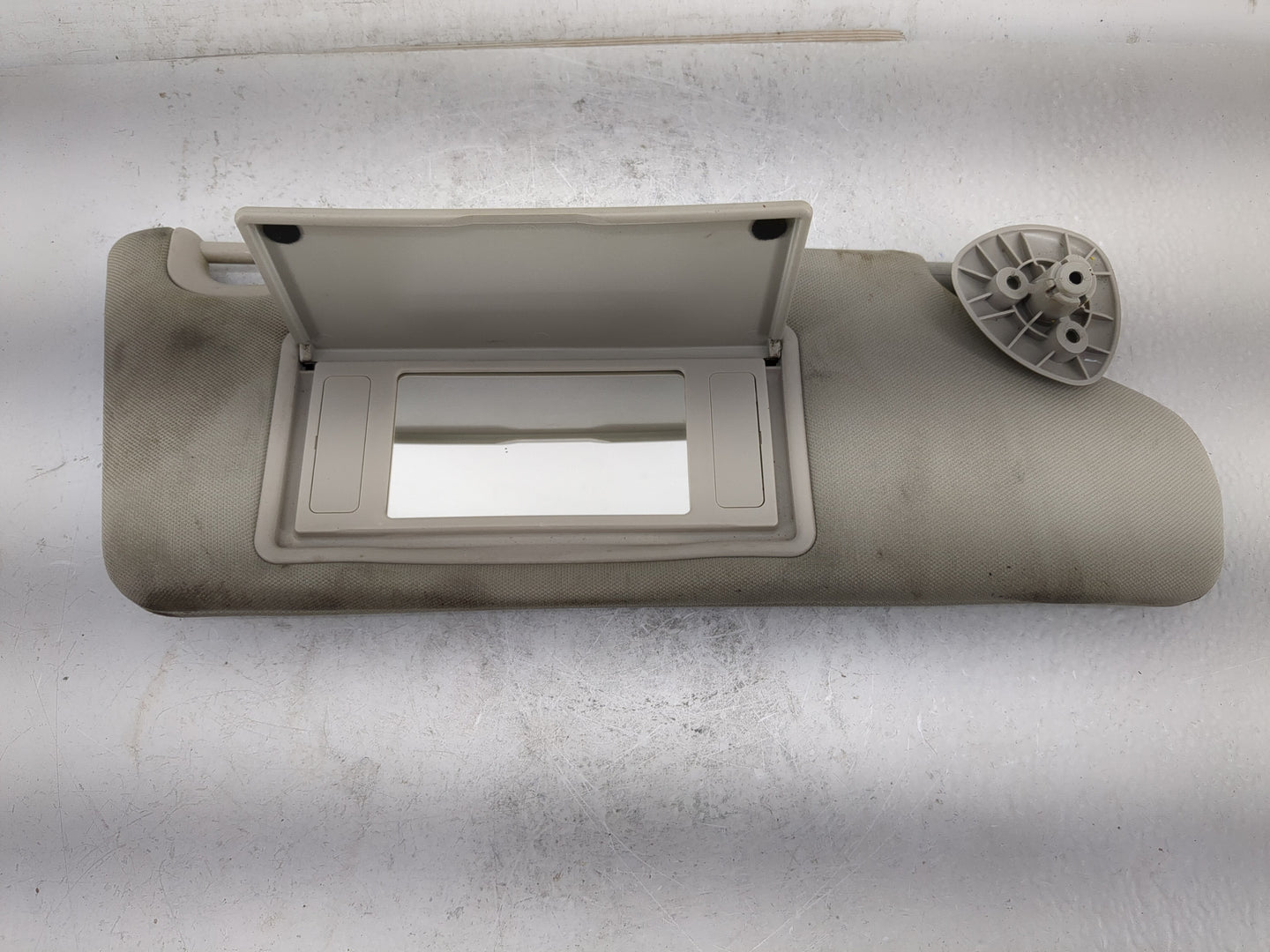 2006-2011 Chevrolet Hhr Sun Visor Shade Replacement Passenger Right Mirror Fits Fits 2006 2007 2008 2009 2010 2011 OEM Used 