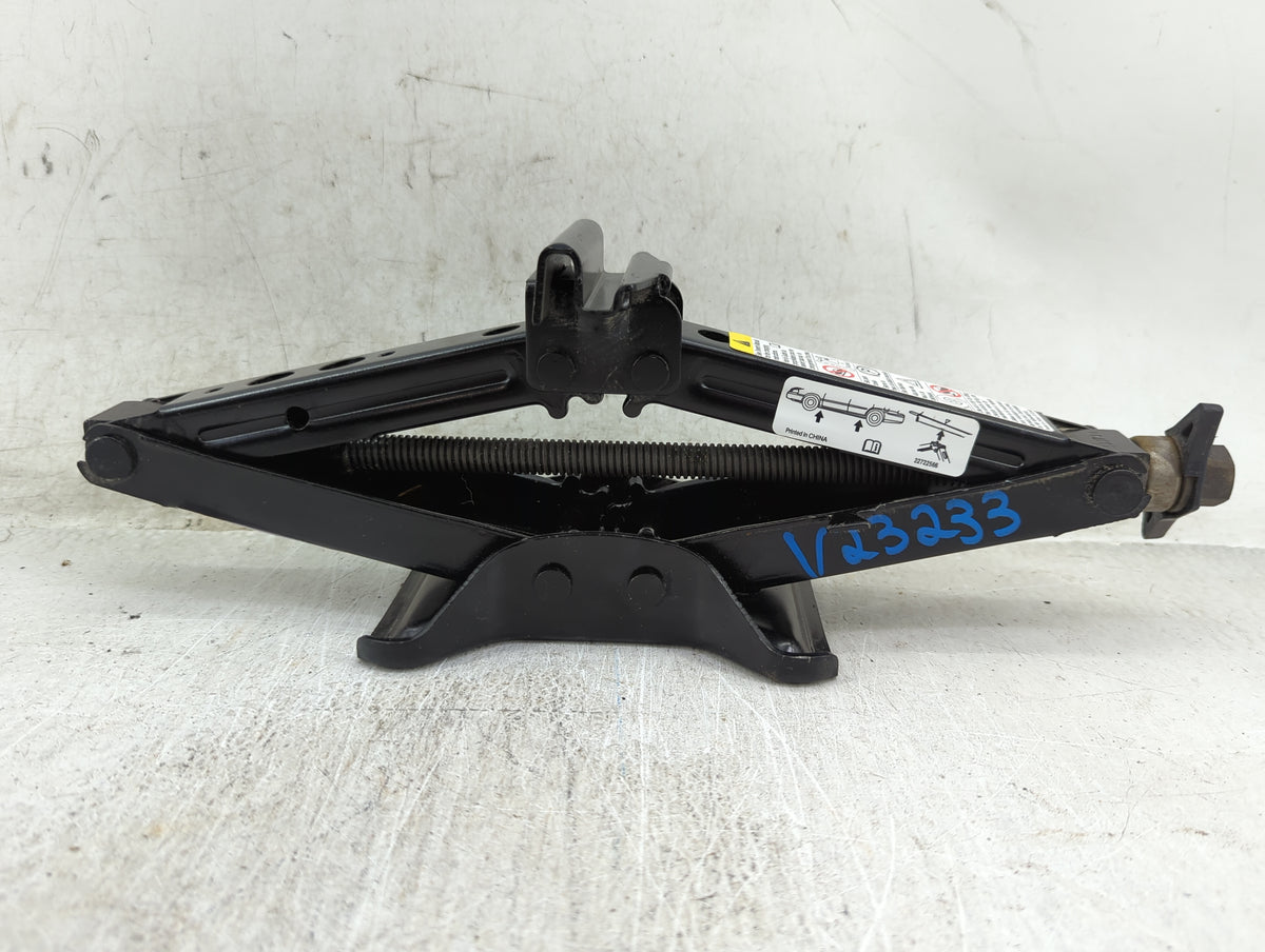 2009 Chevrolet Hhr Spare Scissor Car Jack - Oemusedautoparts1.com
