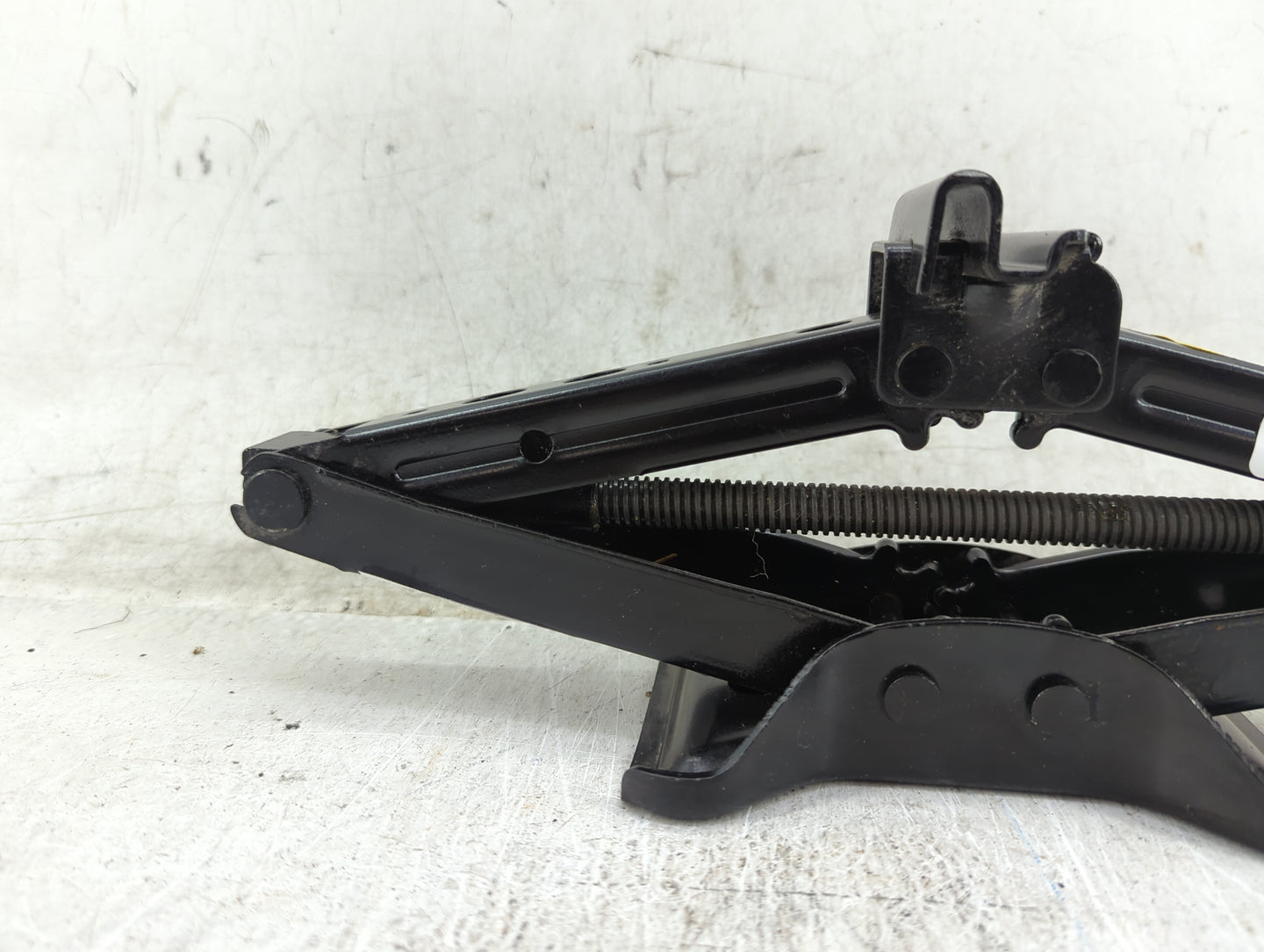 2009 Chevrolet Hhr Spare Scissor Car Jack - Oemusedautoparts1.com