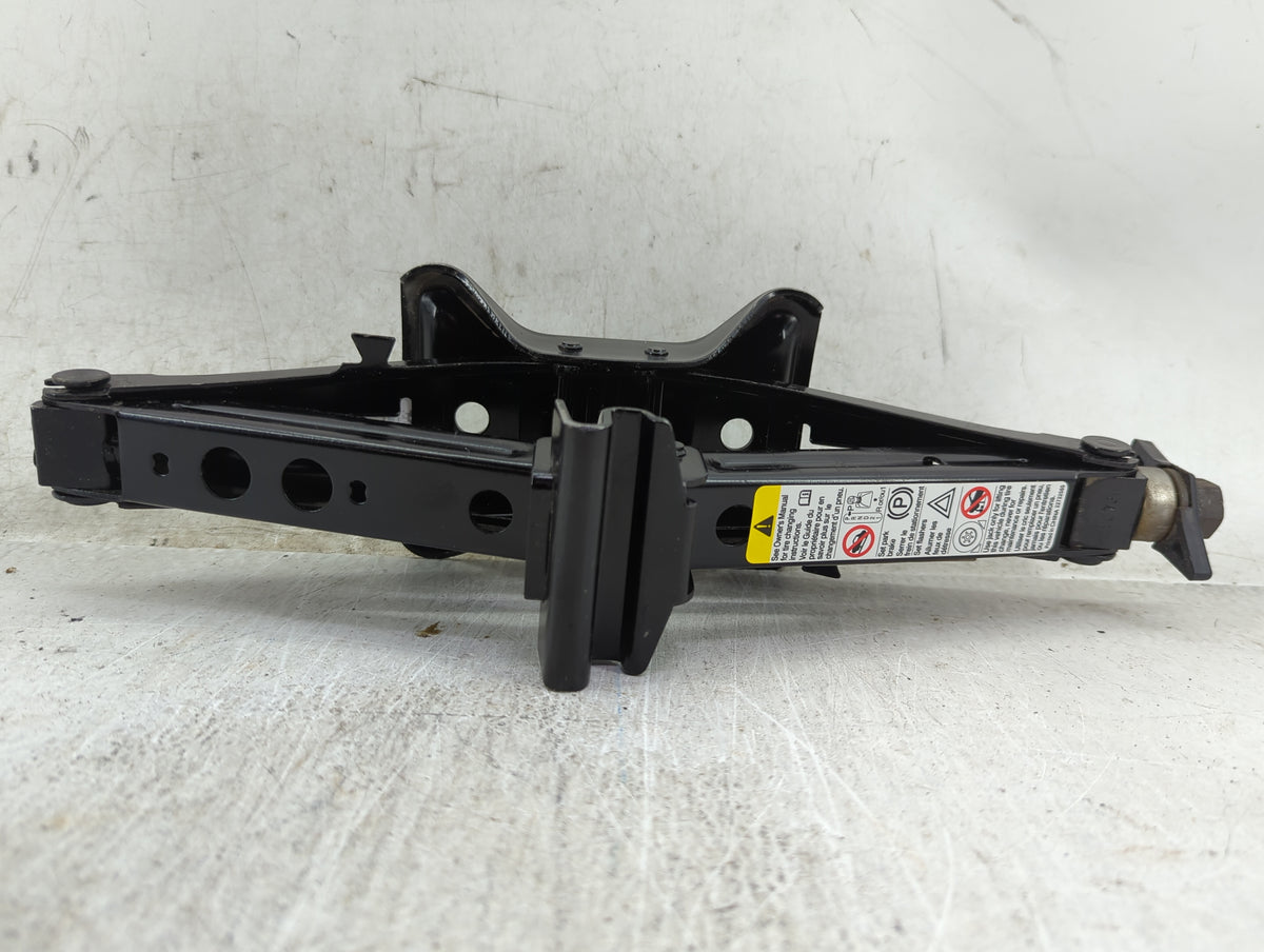 2009 Chevrolet Hhr Spare Scissor Car Jack - Oemusedautoparts1.com