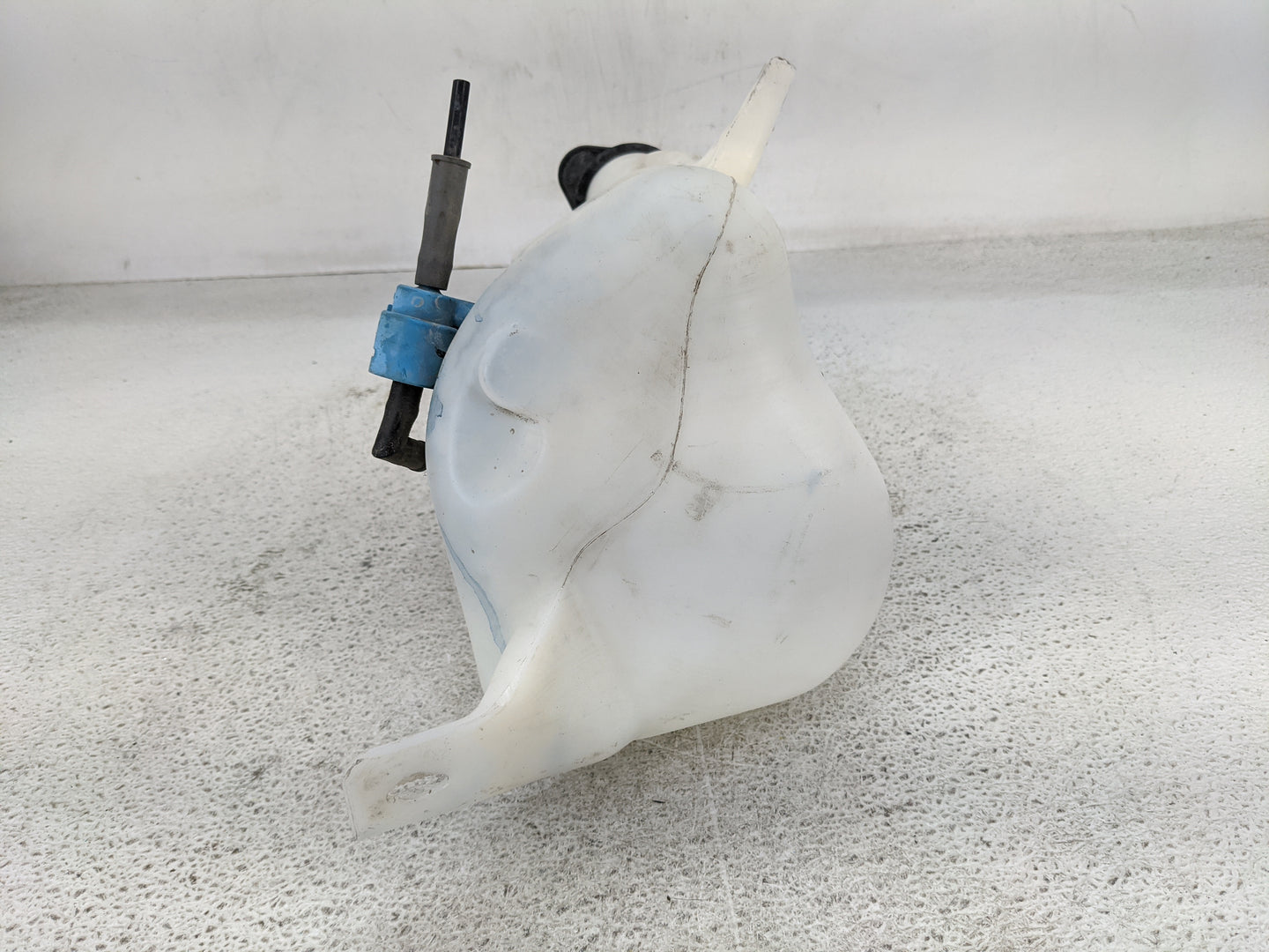 2006-2011 Chevrolet Hhr Windshield Washer Fluid Reservoir Bottle Oem - Oemusedautoparts1.com