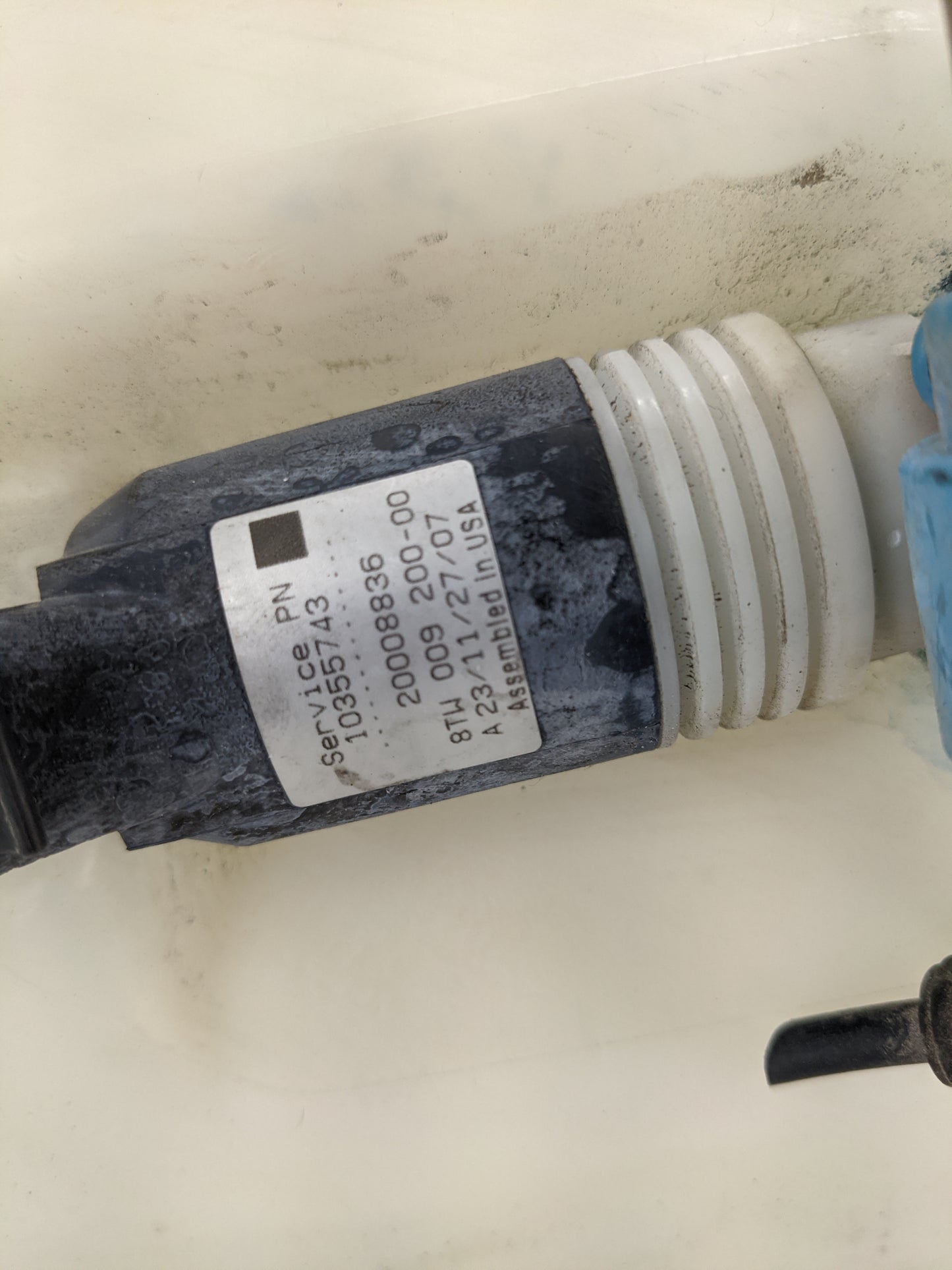 2006-2011 Chevrolet Hhr Windshield Washer Fluid Reservoir Bottle Oem - Oemusedautoparts1.com