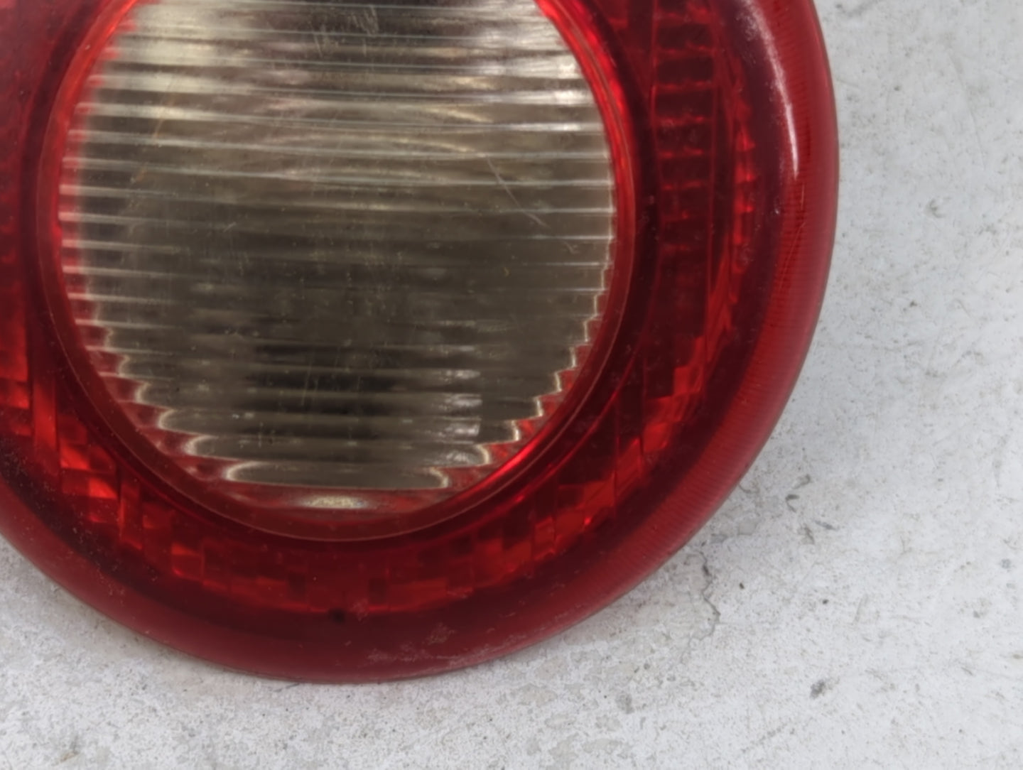 2006-2011 Chevrolet Hhr Tail Light Assembly Passenger Right OEM P/N:20781783 Fits Fits 2006 2007 2008 2009 2010 2011 OEM Use