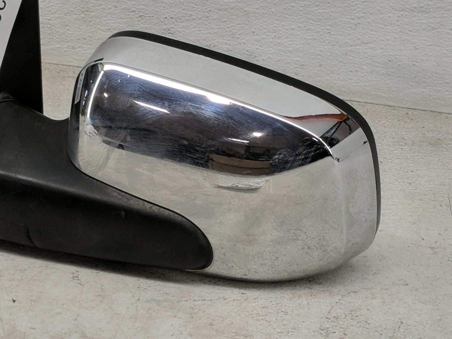 2006-2011 Chevrolet Hhr Driver Side View Mirror - Left Door Mirror OEM Used - Oemusedautoparts1.com
