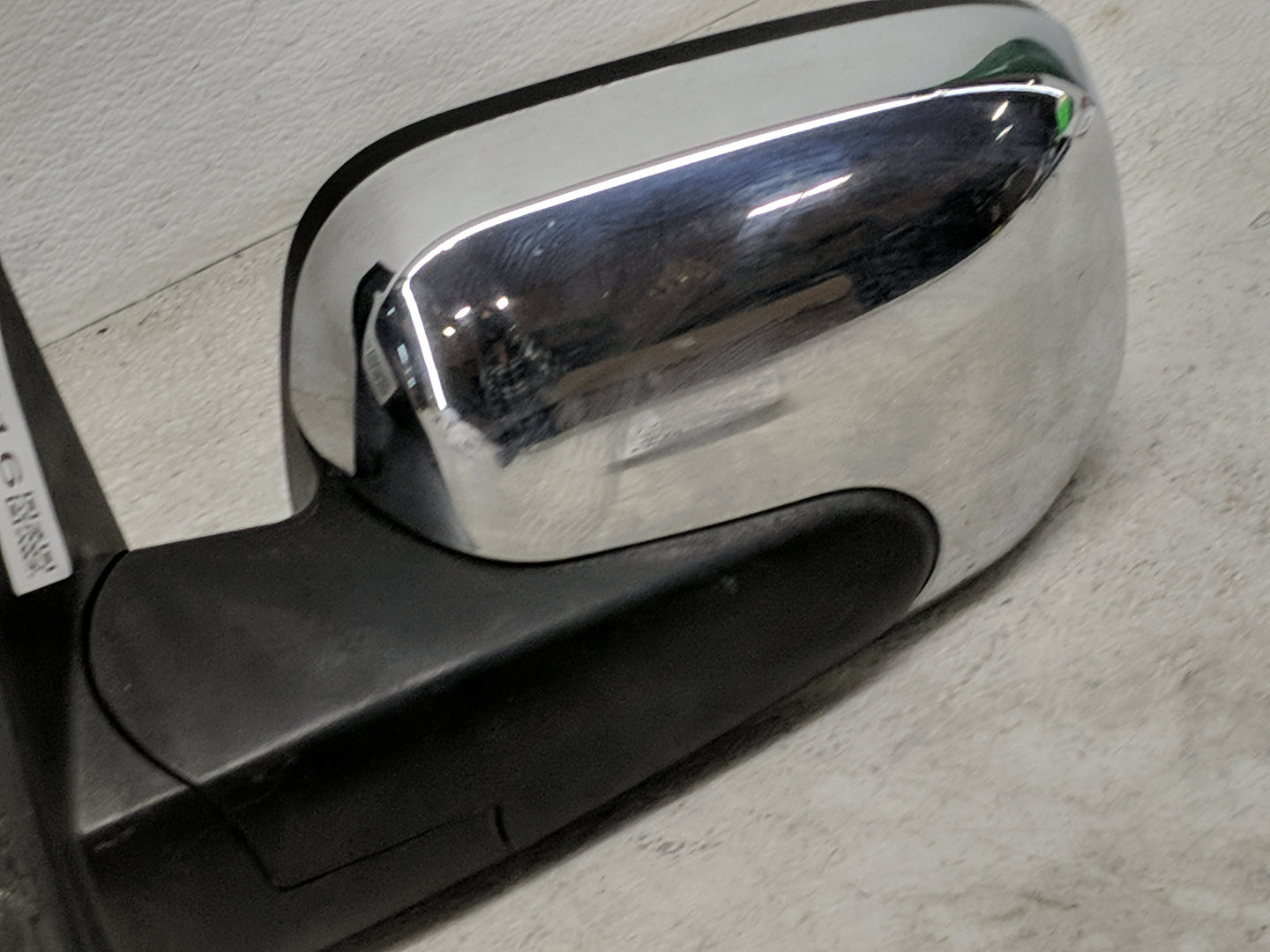 2006-2011 Chevrolet Hhr Driver Side View Mirror - Left Door Mirror OEM Used - Oemusedautoparts1.com