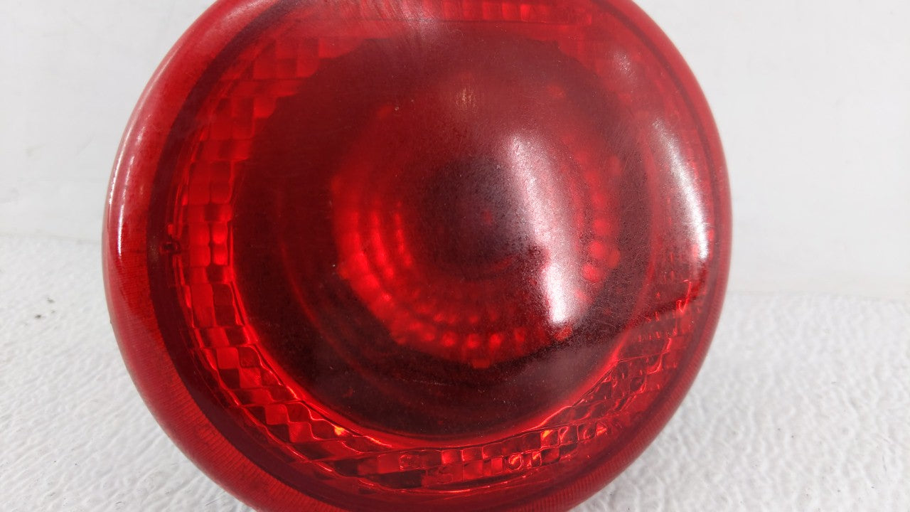 2006-2011 Chevrolet Hhr Tail Light Assembly Passenger Right OEM P/N:15821824 16532504 Fits Fits 2006 2007 2008 2009 2010 201