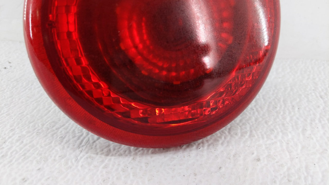 2006-2011 Chevrolet Hhr Tail Light Assembly Passenger Right OEM P/N:15821824 16532504 Fits Fits 2006 2007 2008 2009 2010 201